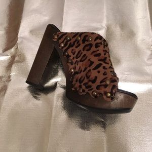 Stuart Weizmann Leopard Print Clogs